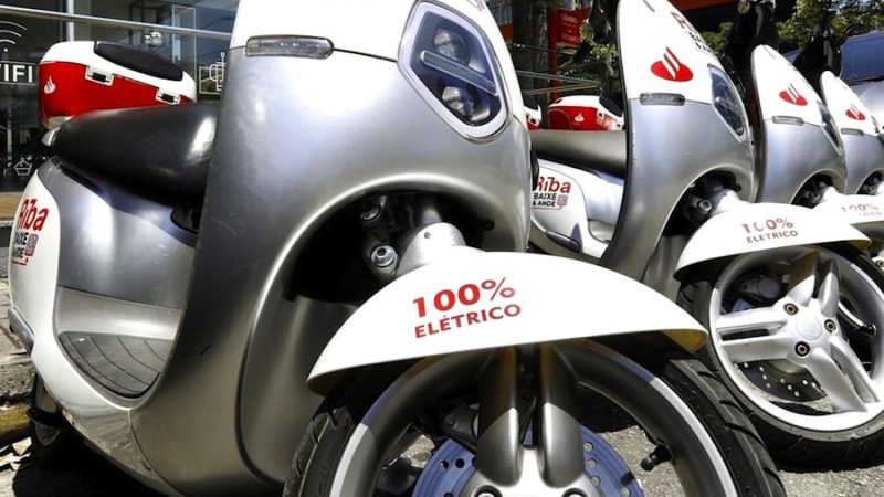 Riba Motos e Santander lançam serviço de motos elétricas compartilhadas em SP